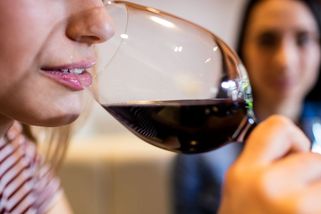 Ženy z generace Husákových dětí své splíny často řeší alkoholem - Novinky